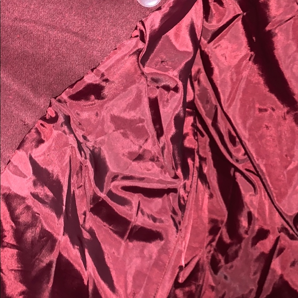 Burgundy coat - Picture 4 of 6